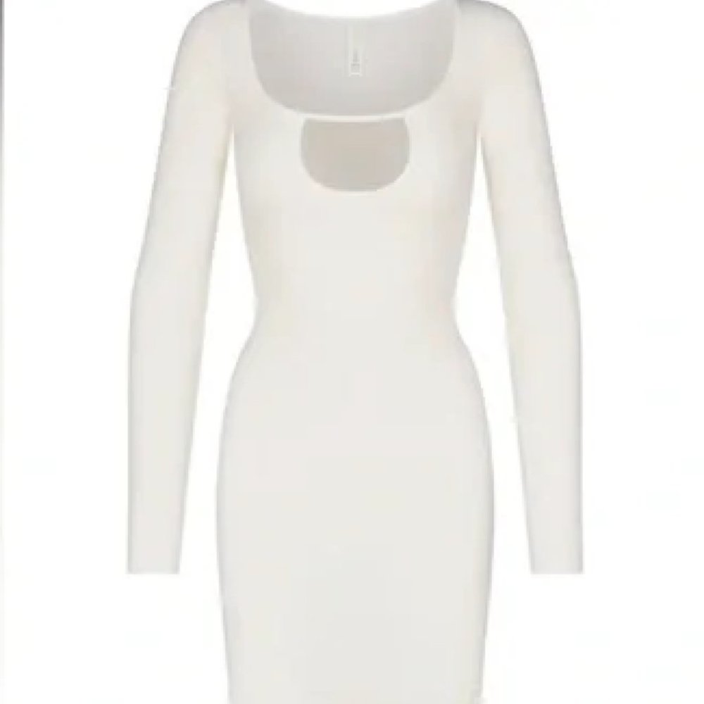 NWT SKIMS SOFT LOUNGE LONG SLEEVE KEYHOLE DRESS | MARBLE M